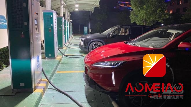 行业利润率不足4% ，新能源汽车如何破“卷”？